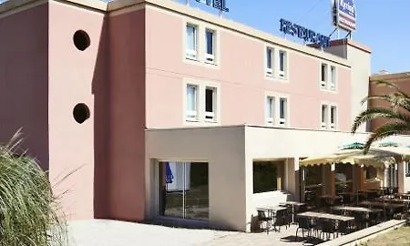 Hotel Brit Marseille Aeroport 3*