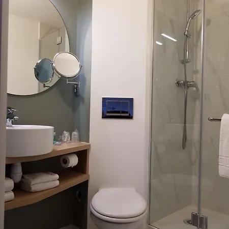 Brit Marseille Aeroport Hotel 3*