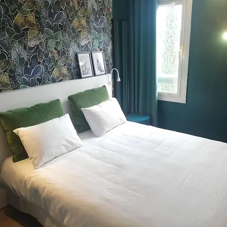 Brit Marseille Aeroport Hotell 3*