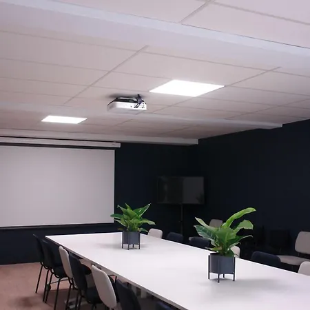 Brit Marseille Aeroport Hotell 3*